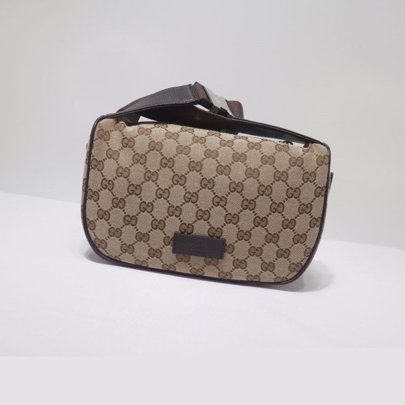 G*u*i cosmetic bags